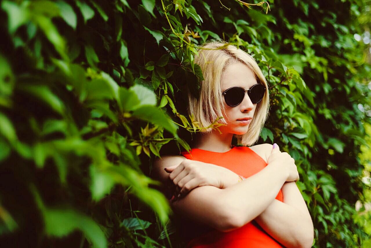 Woman wearing sunglasses