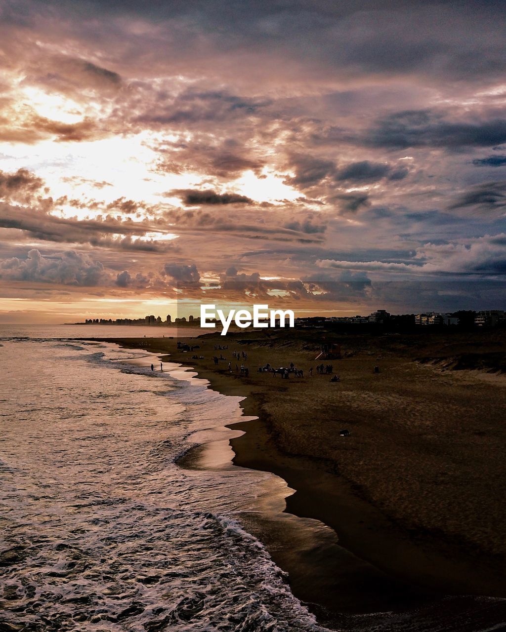 SCENIC VIEW OF LANDSCAPE AGAINST SUNSET SKY