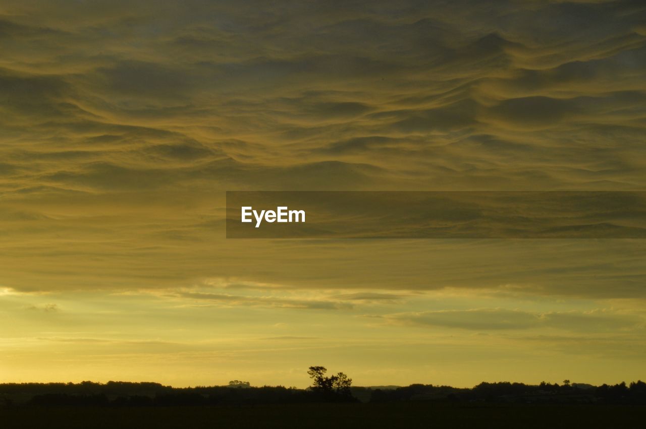 SCENIC VIEW OF DRAMATIC SKY