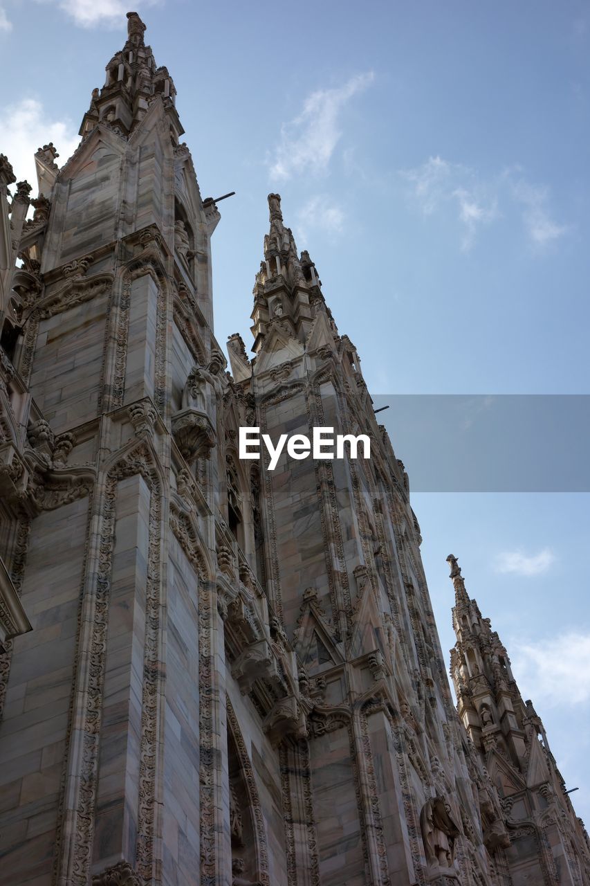 LOW ANGLE VIEW OF CATHEDRAL AGAINST SKY