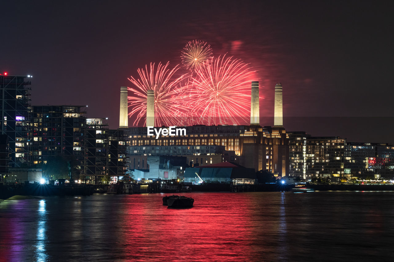 November 5th fireworks behind the iconic battersea power station