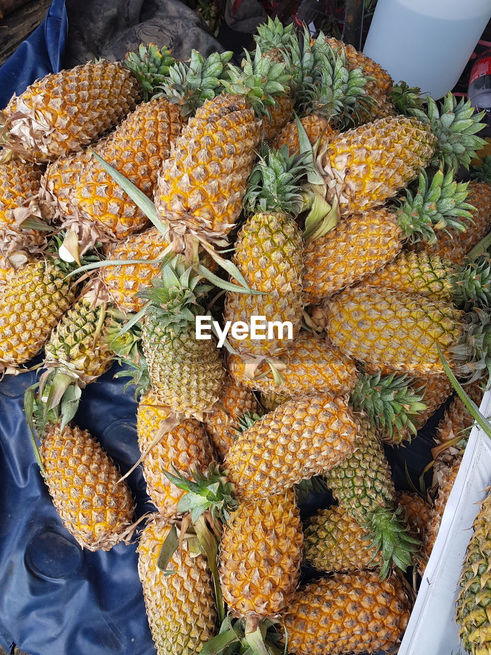 HIGH ANGLE VIEW OF FRUITS FOR SALE AT MARKET