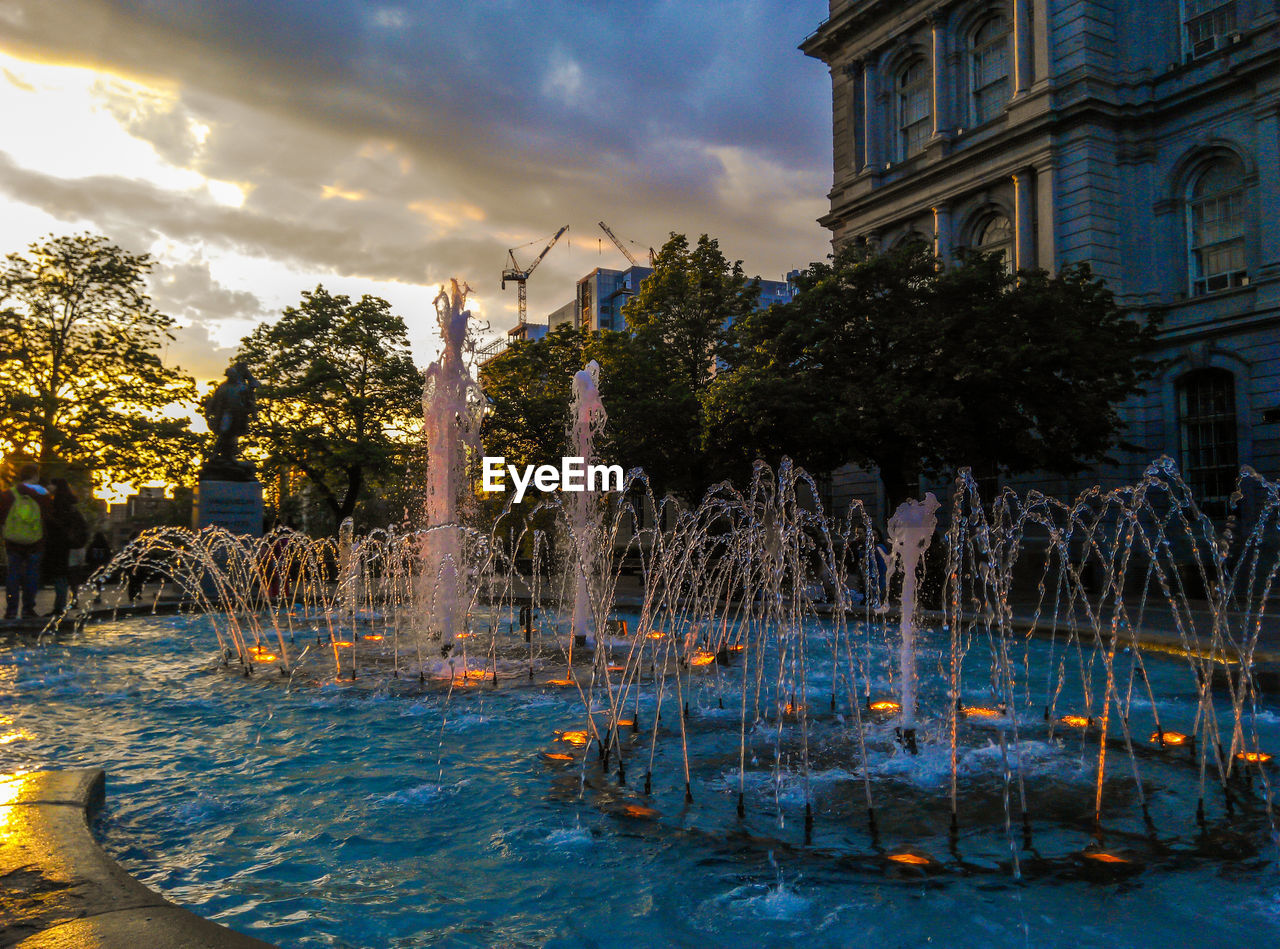 VIEW OF FOUNTAIN IN SWIMMING POOL