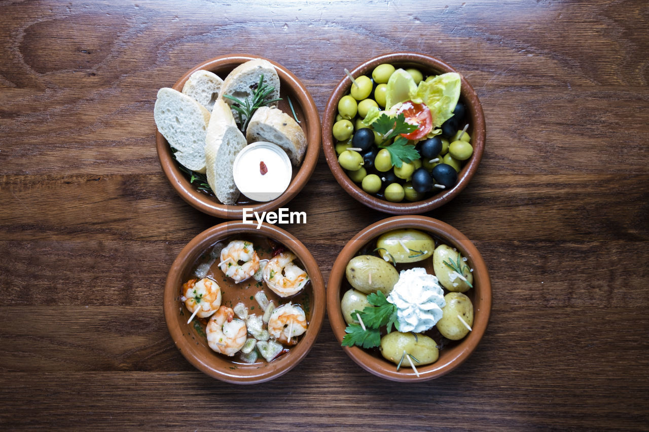 HIGH ANGLE VIEW OF FRUITS IN BOWL