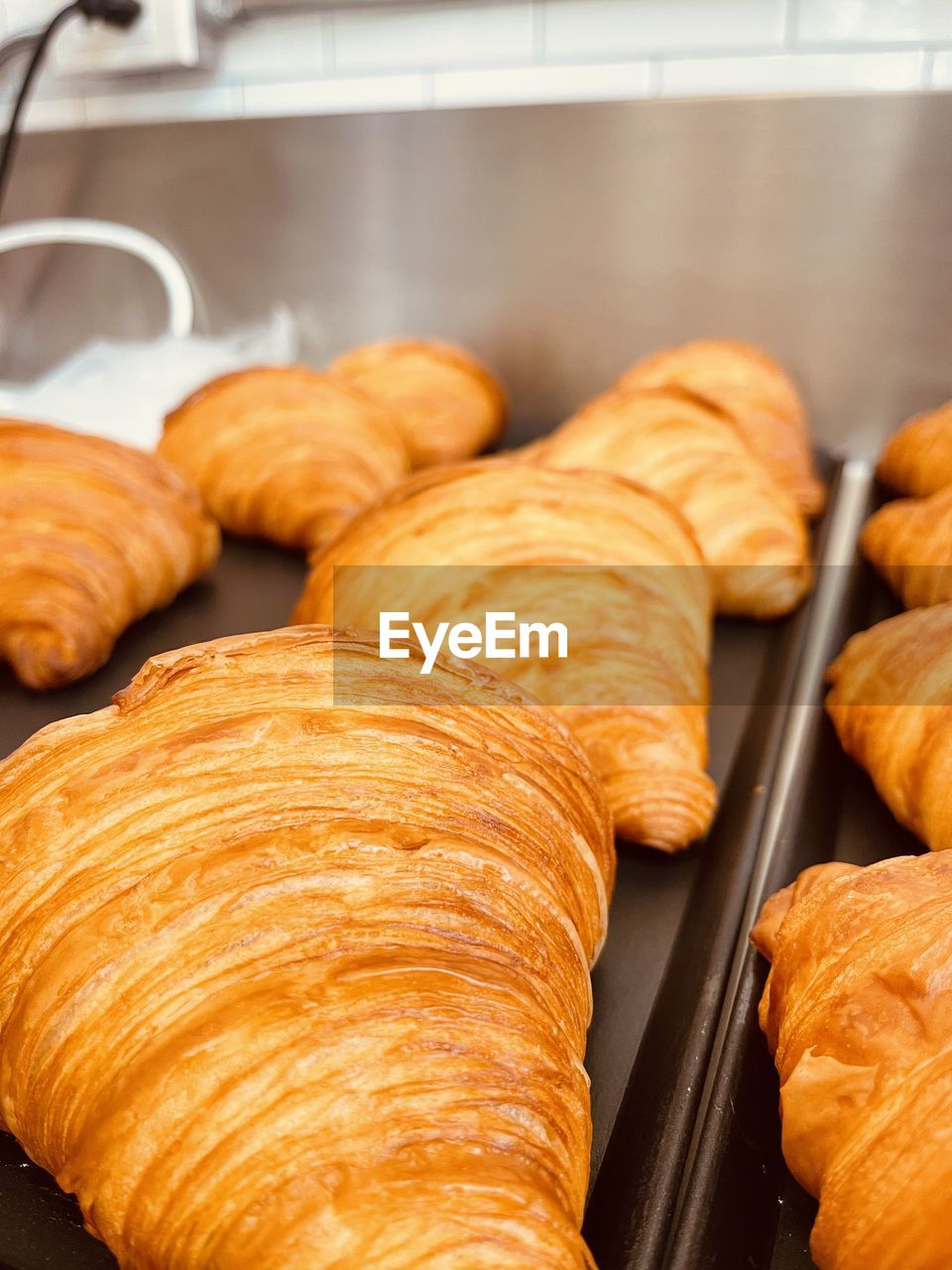 CLOSE-UP OF SWEET FOOD IN KITCHEN