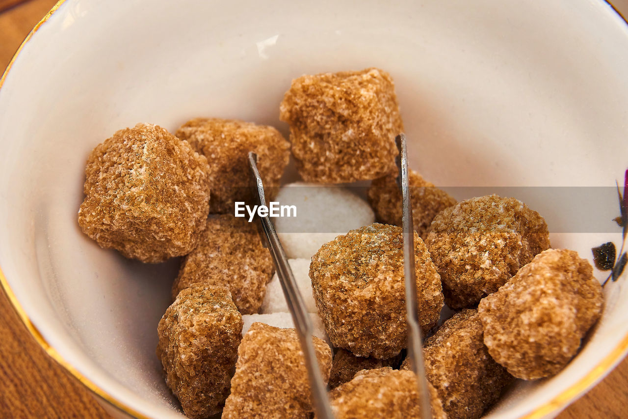 HIGH ANGLE VIEW OF BREAKFAST SERVED IN PLATE