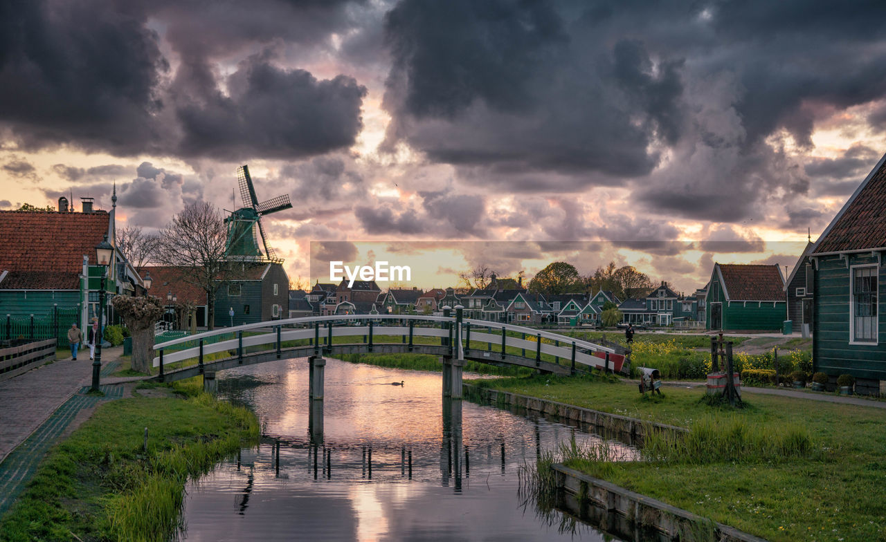 Zaanse schans windmills at dusk