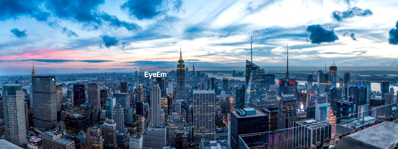 AERIAL VIEW OF MODERN BUILDINGS IN CITY