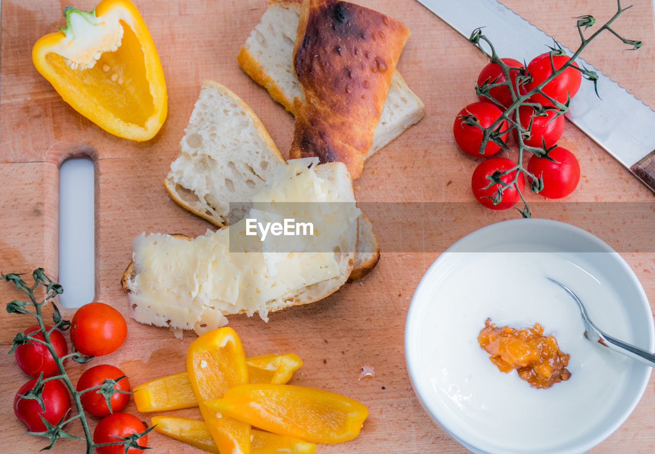 HIGH ANGLE VIEW OF VEGETABLES ON TABLE