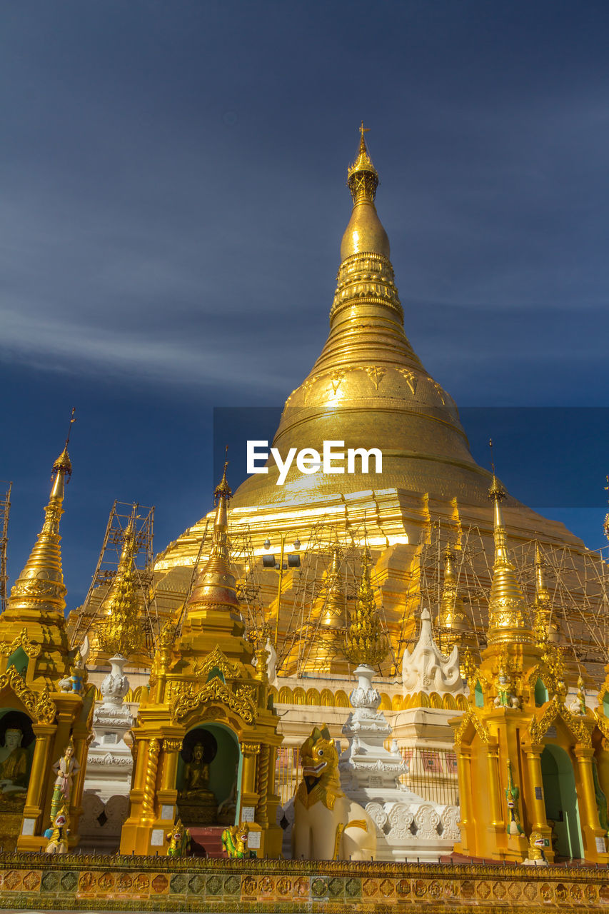 LOW ANGLE VIEW OF PAGODA AGAINST SKY