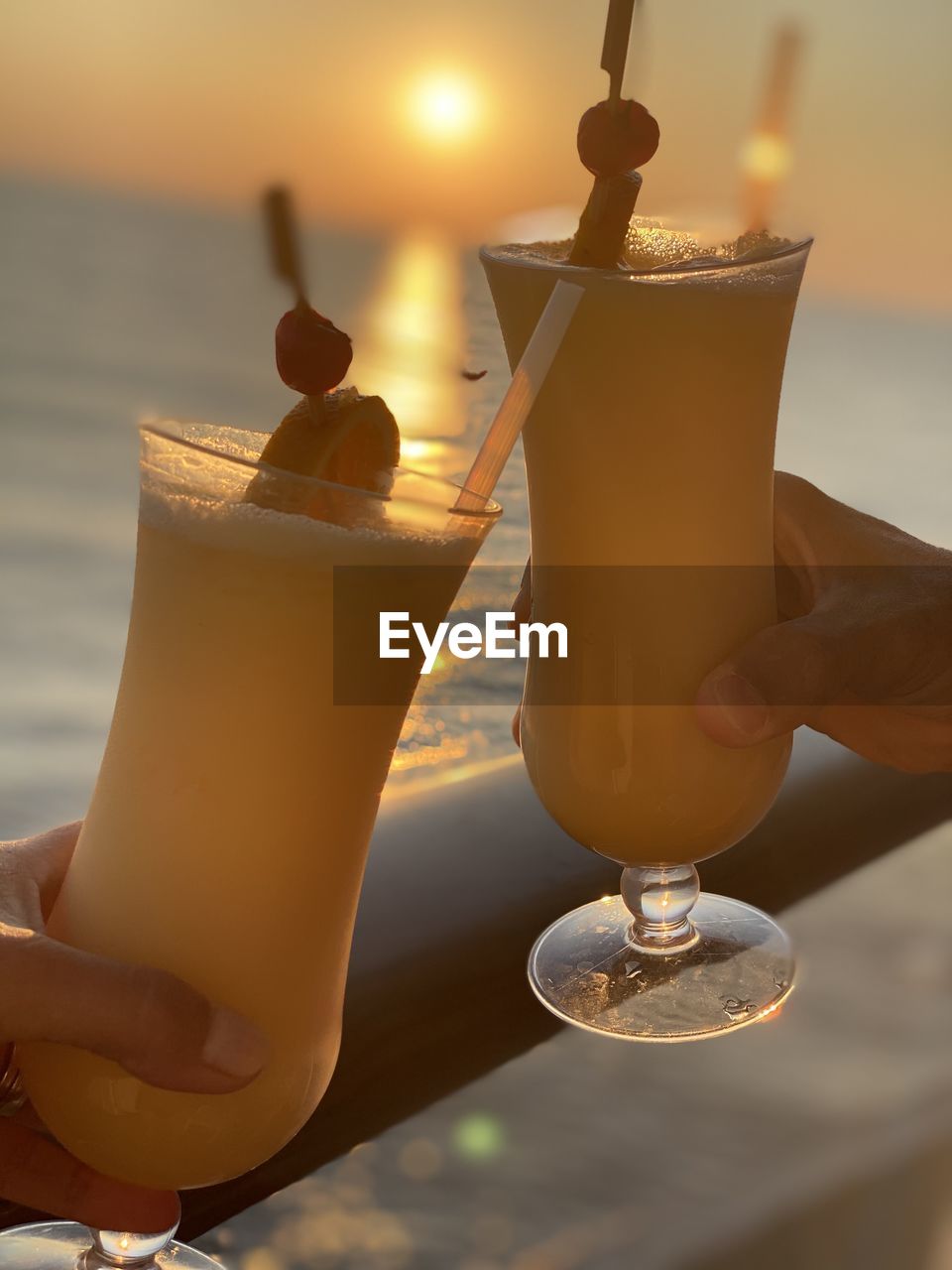 Sunset coacktail cruisetime