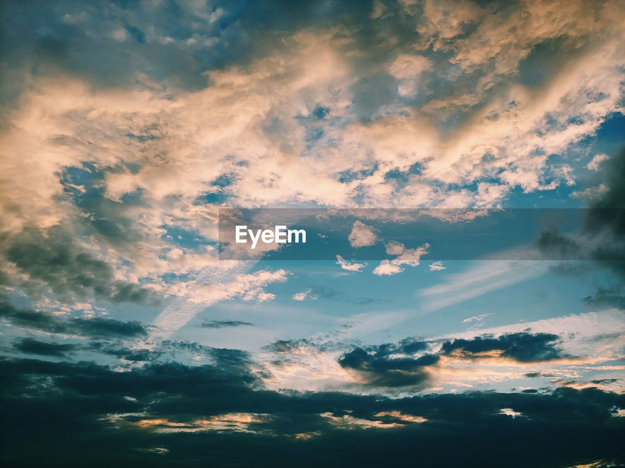 LOW ANGLE VIEW OF SKY AT SUNSET