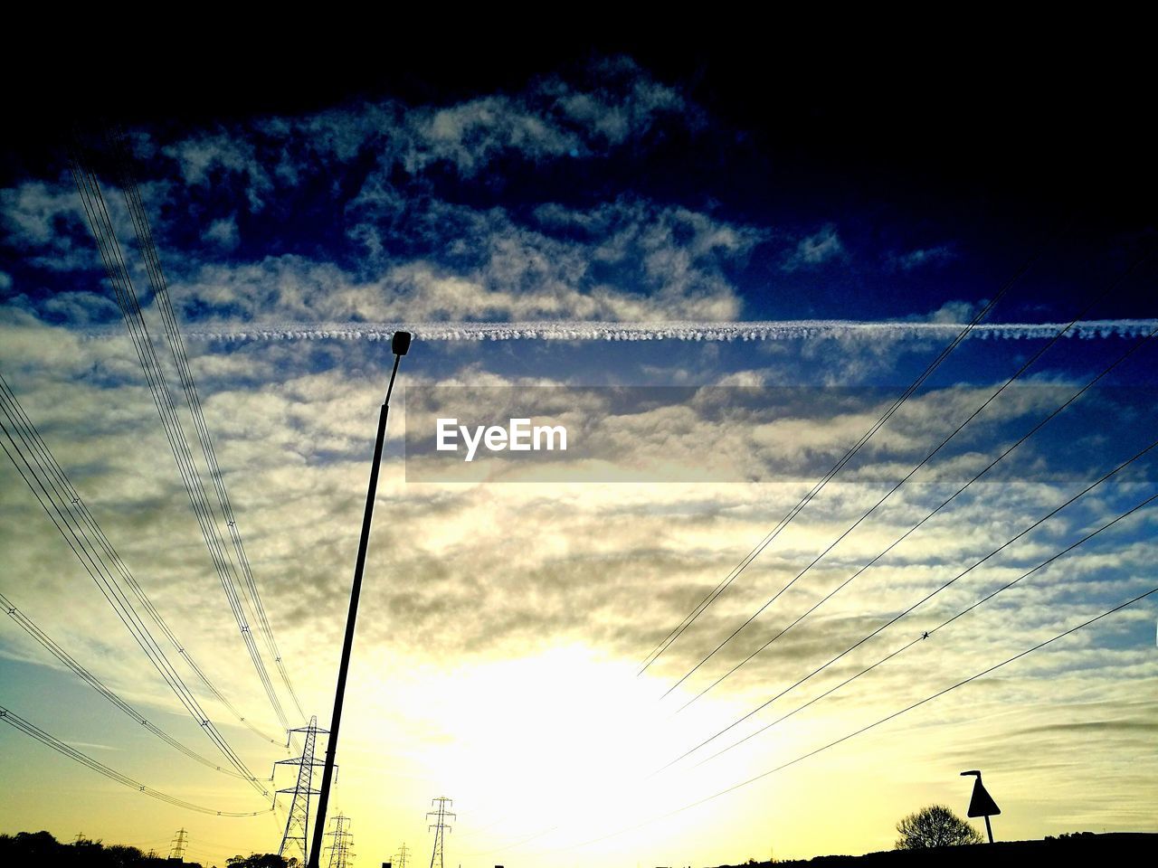 LOW ANGLE VIEW OF CLOUDY SKY