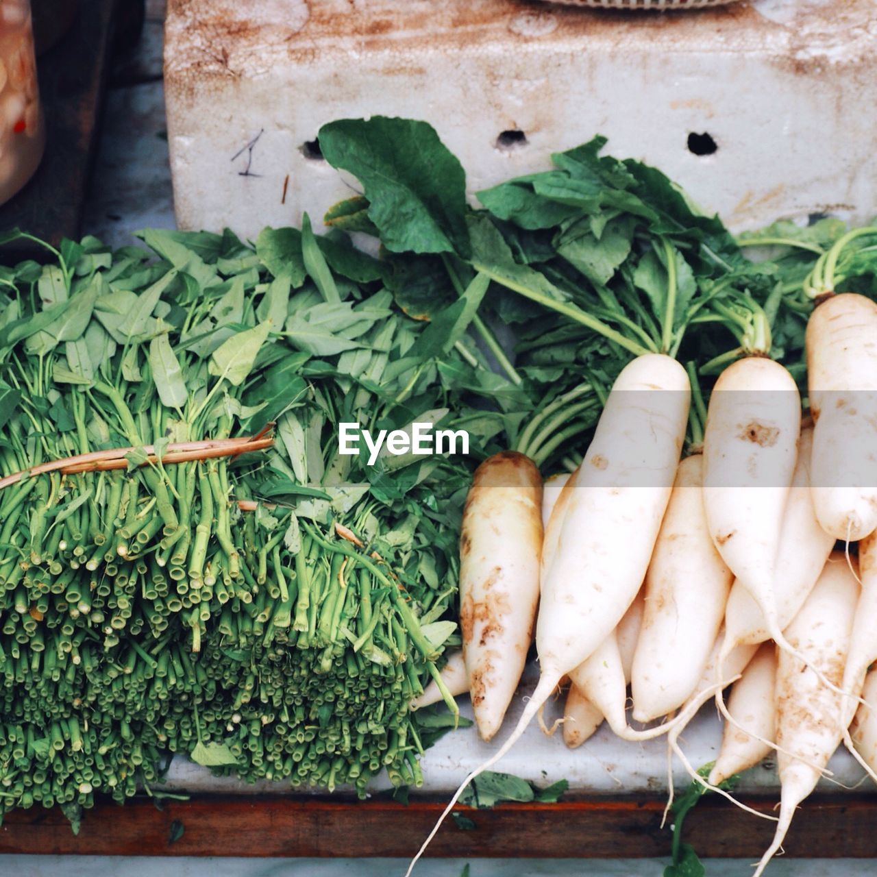 HIGH ANGLE VIEW OF VEGETABLES IN MARKET