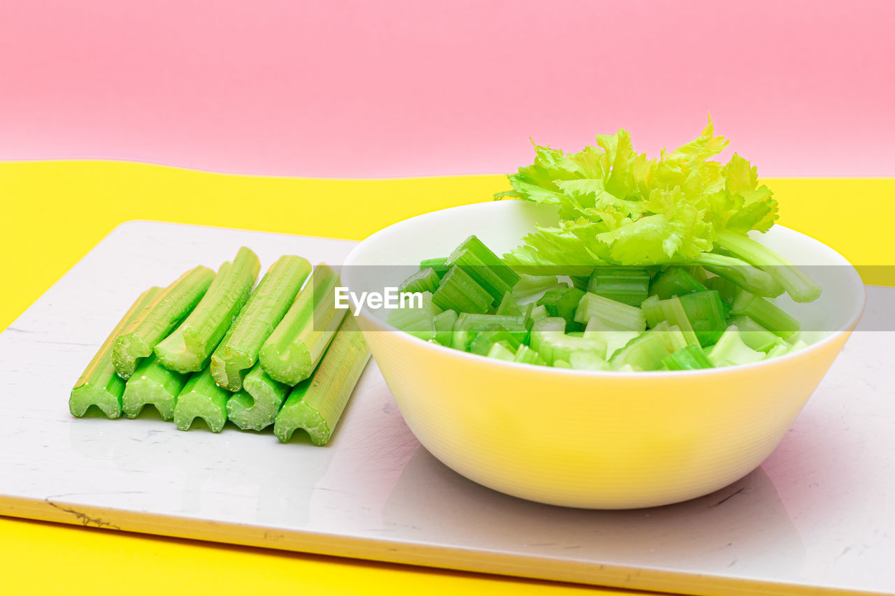 CLOSE-UP OF VEGETABLES IN BOWL