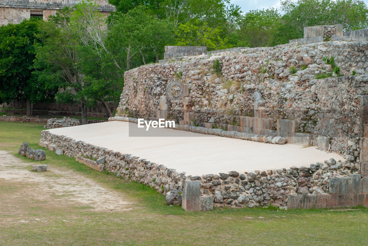 VIEW OF OLD RUIN BUILDING