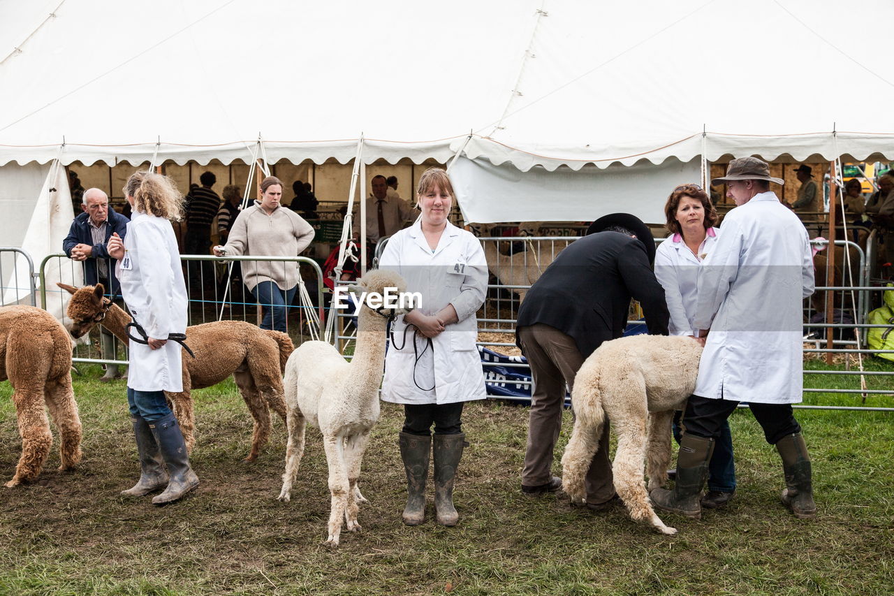 PEOPLE ON FARM