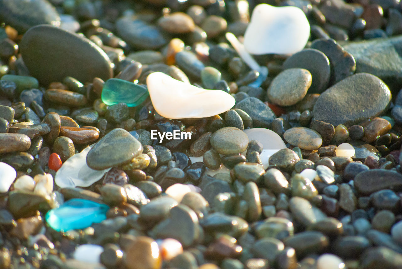 FULL FRAME SHOT OF PEBBLES