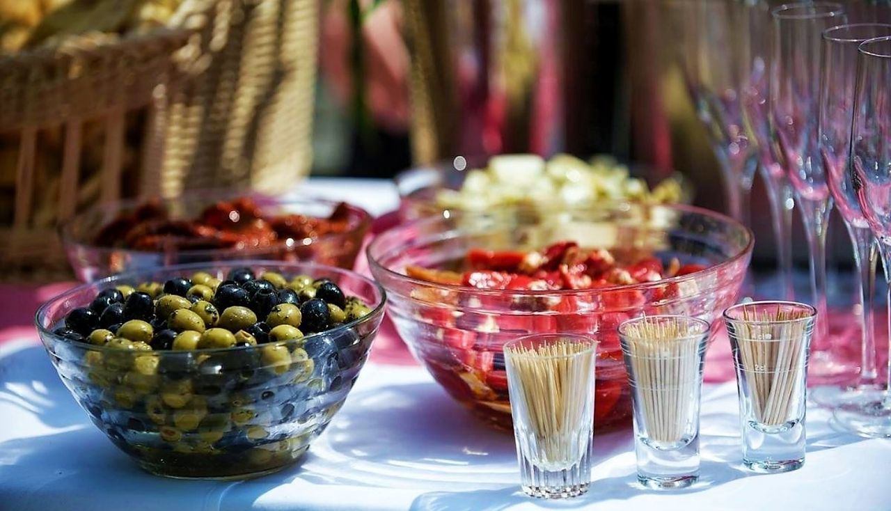 CLOSE-UP OF FRUITS IN GLASS