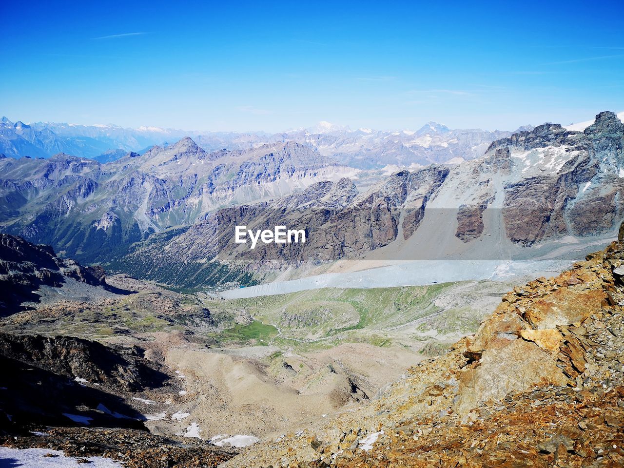 SCENIC VIEW OF SNOWCAPPED MOUNTAINS