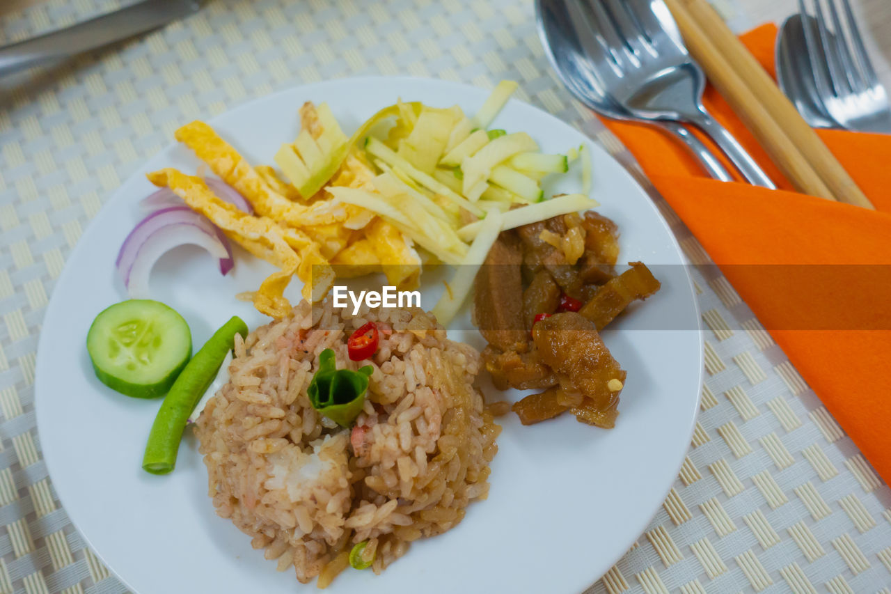 CLOSE-UP OF MEAL SERVED IN PLATE