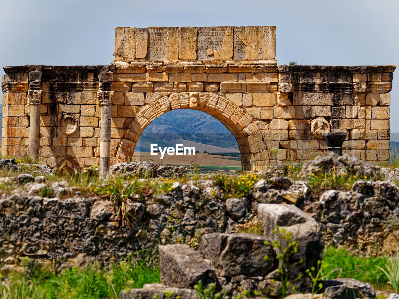 OLD RUINS OF BUILDING