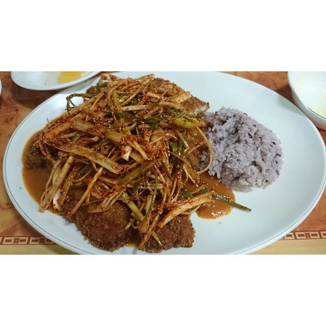 CLOSE-UP OF SERVED FOOD