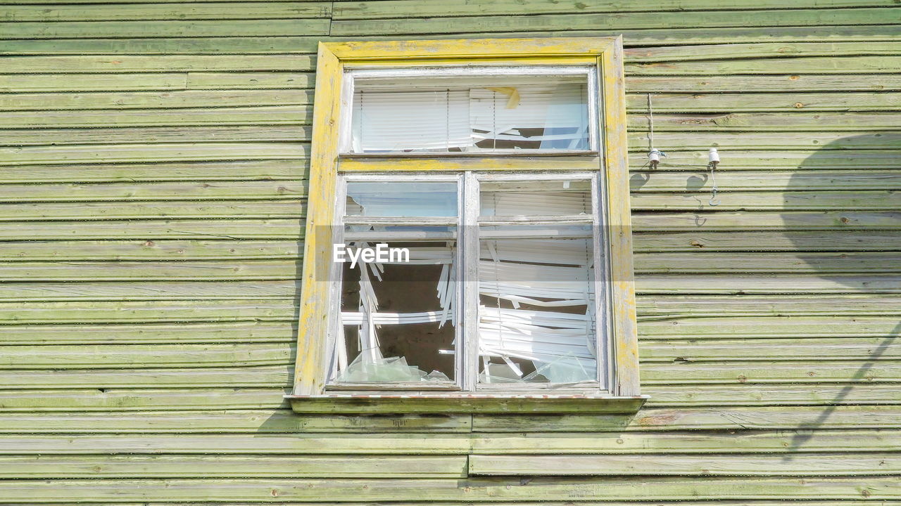 CLOSED DOOR OF WINDOW