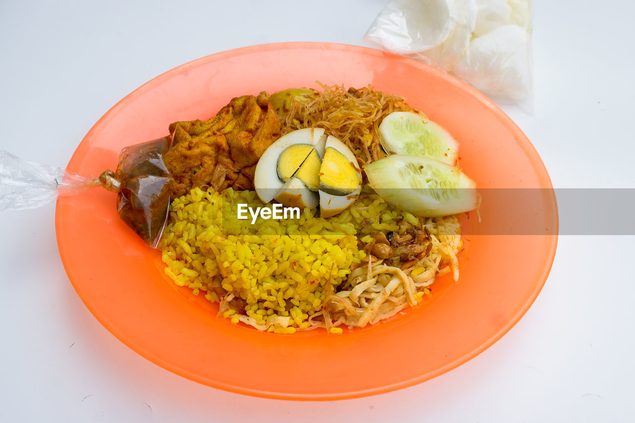 food and drink, food, dish, healthy eating, plate, wellbeing, cuisine, meal, vegetable, freshness, indoors, no people, egg, curry, high angle view, studio shot, fruit, asian food, produce, pasta