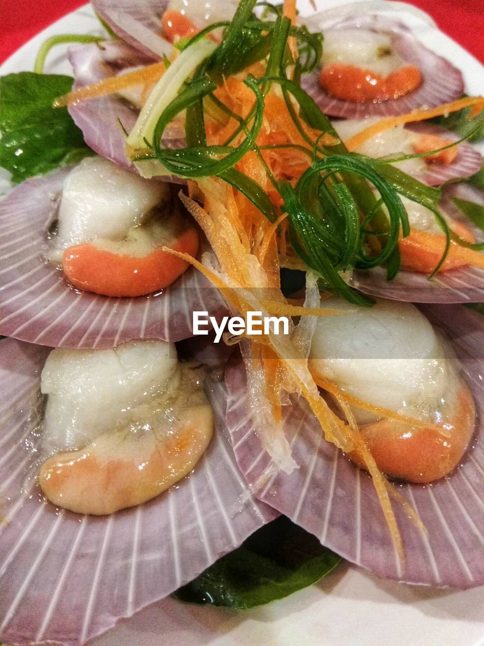 HIGH ANGLE VIEW OF SEAFOOD ON PLATE