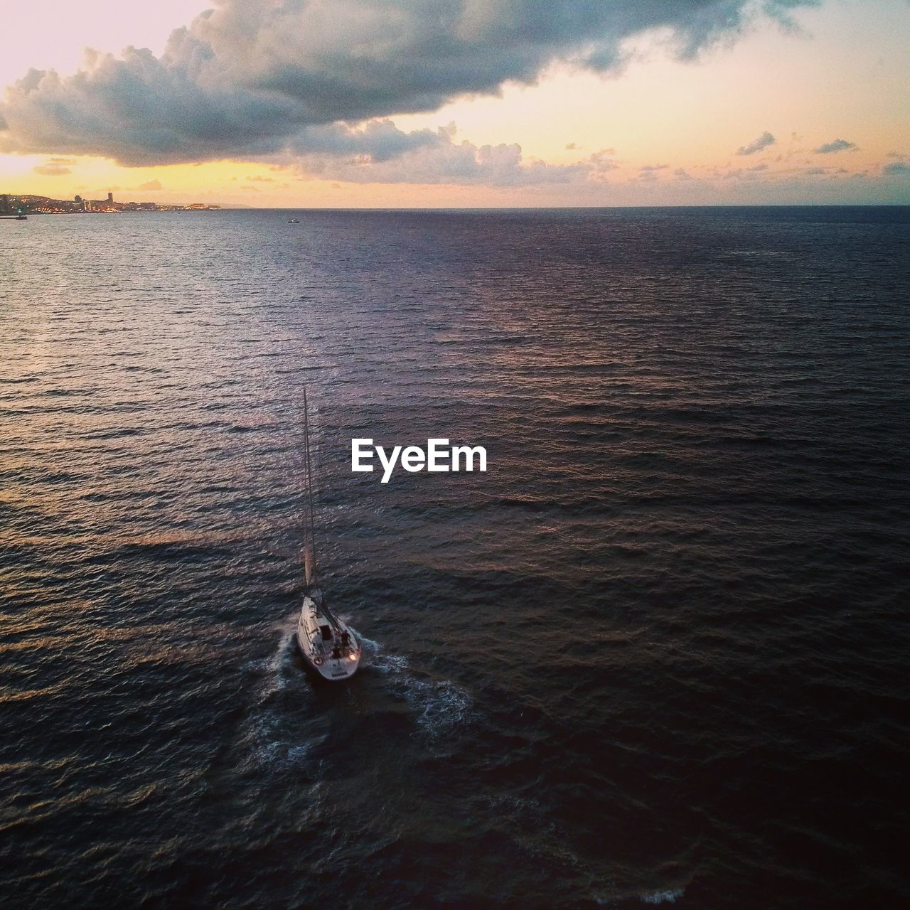 VIEW OF SEA AGAINST SKY DURING SUNSET