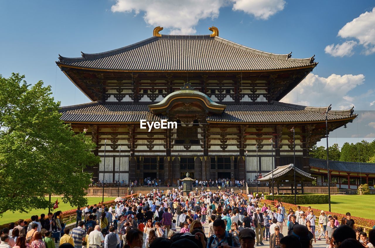 People at todaiji temple