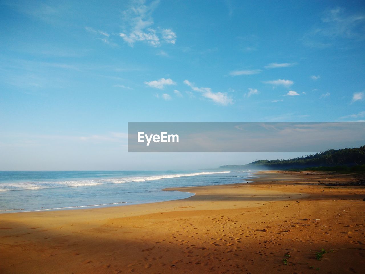 VIEW OF SEA AGAINST SKY