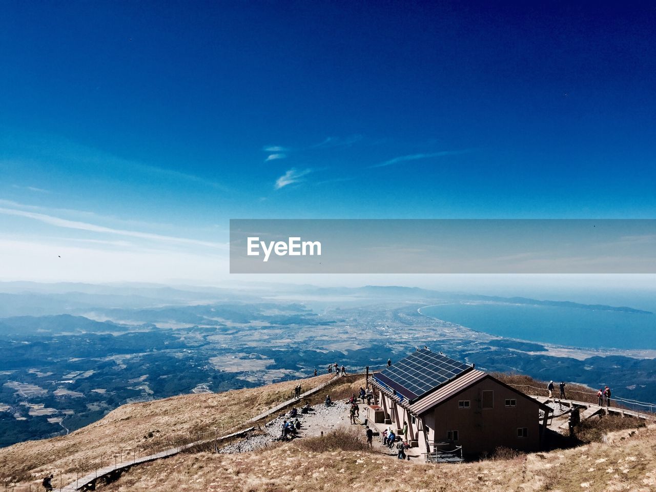 SCENIC VIEW OF HOUSES AGAINST SKY