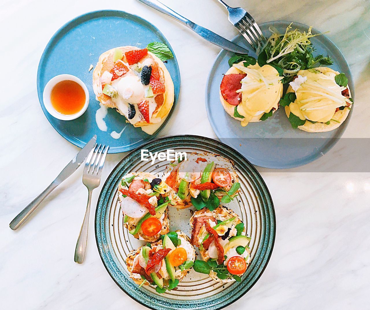 VEGETABLES ON TABLE