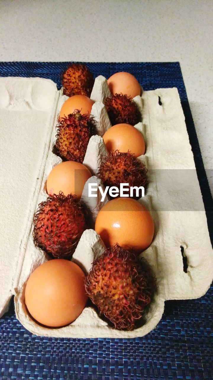 HIGH ANGLE VIEW OF FRUITS AND VEGETABLES ON TABLE