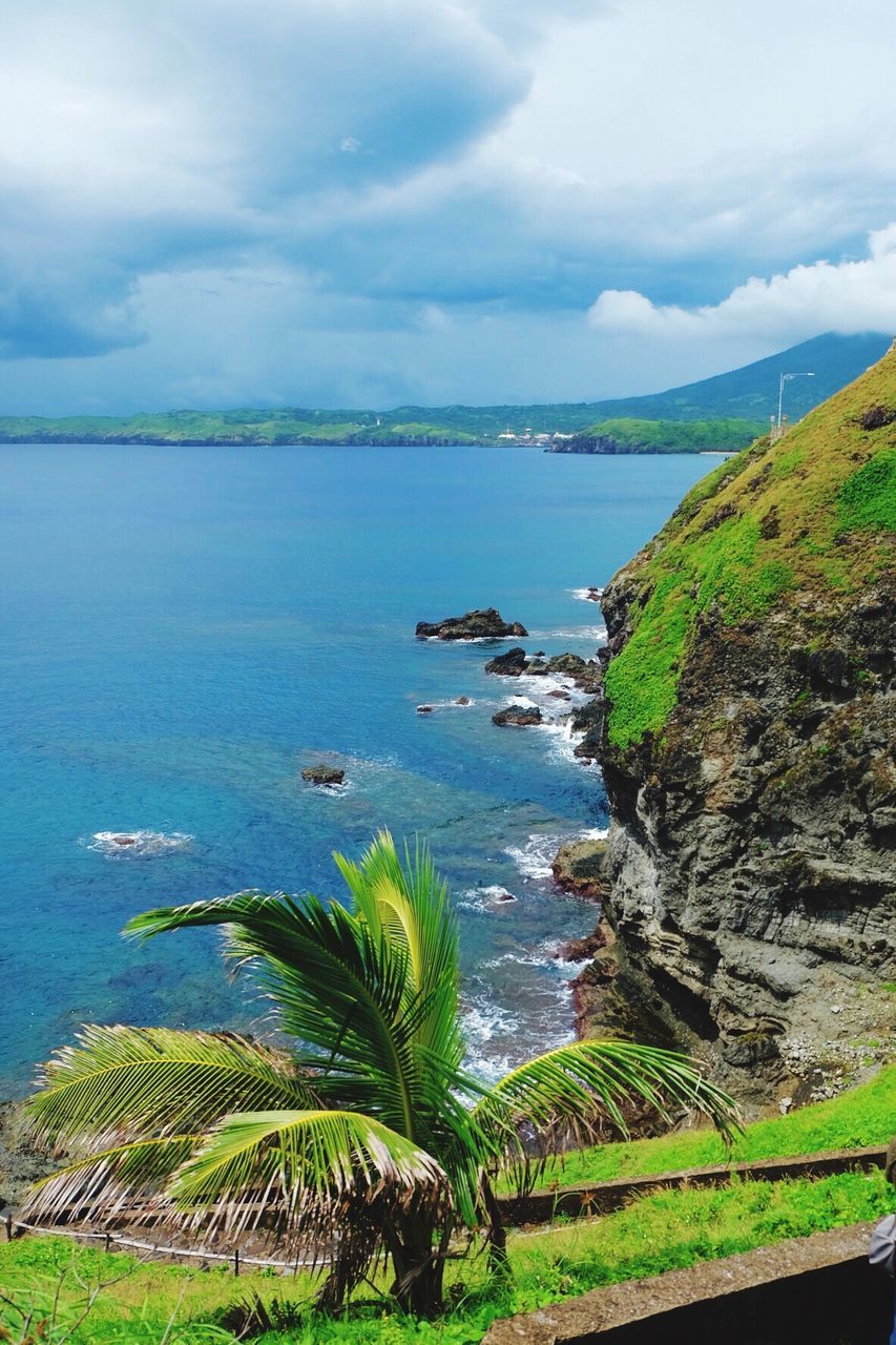 SCENIC VIEW OF BAY