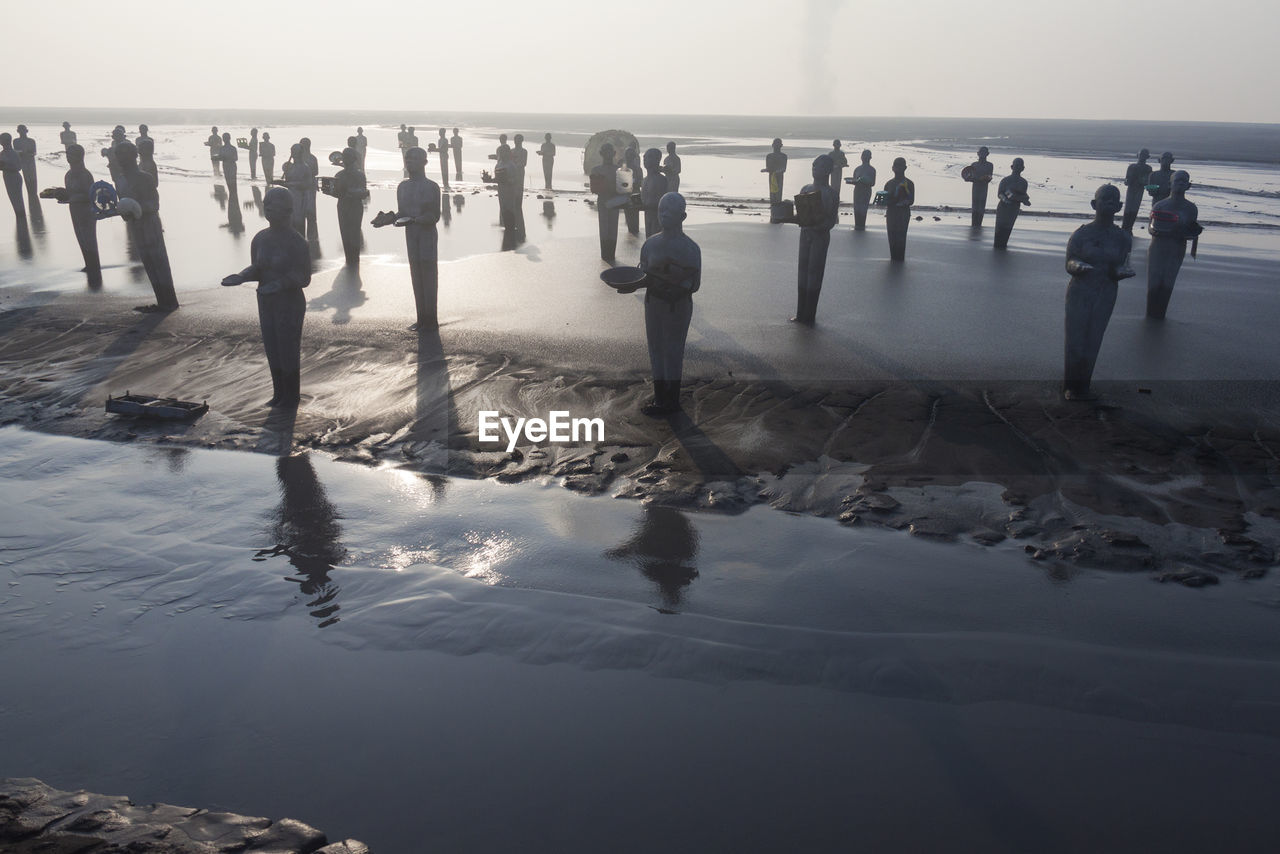 PEOPLE ON BEACH