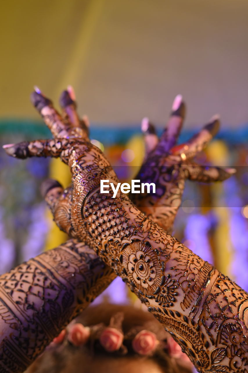 henna, macro photography, close-up, focus on foreground, hand, tradition, pattern, animal themes, animal, celebration, adult, flower