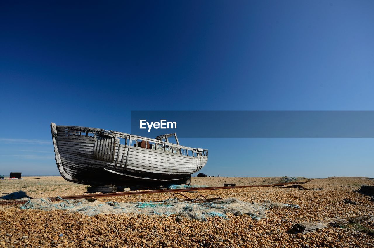 VIEW OF SEA AGAINST CLEAR SKY