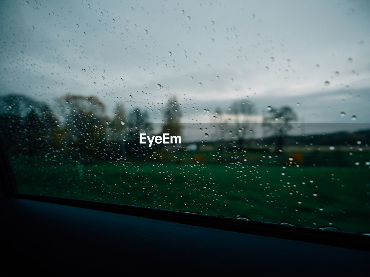 RAINDROPS ON WINDOW GLASS