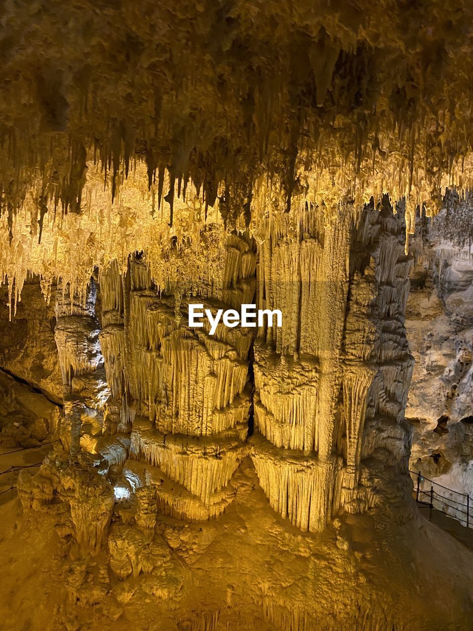 Rock formations in cave 