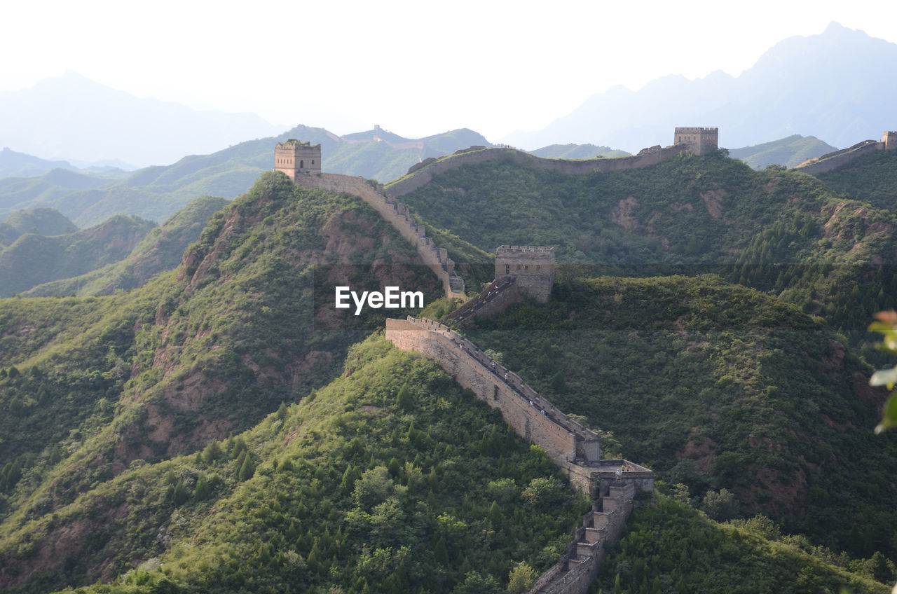 Great wall of china on mountains against clear sky