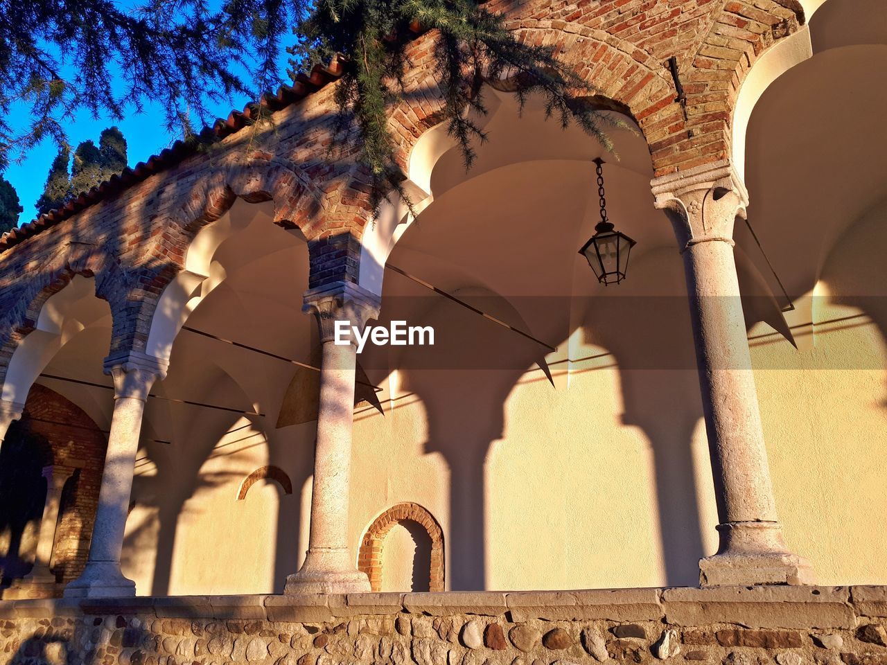 LOW ANGLE VIEW OF BUILDING