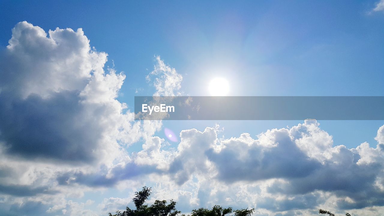 LOW ANGLE VIEW OF CLOUDY SKY
