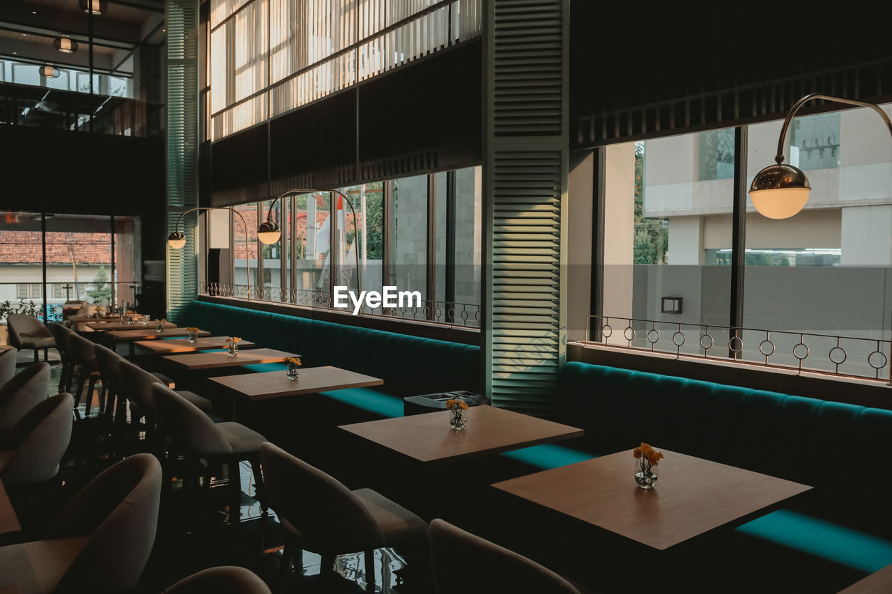 INTERIOR OF EMPTY RESTAURANT