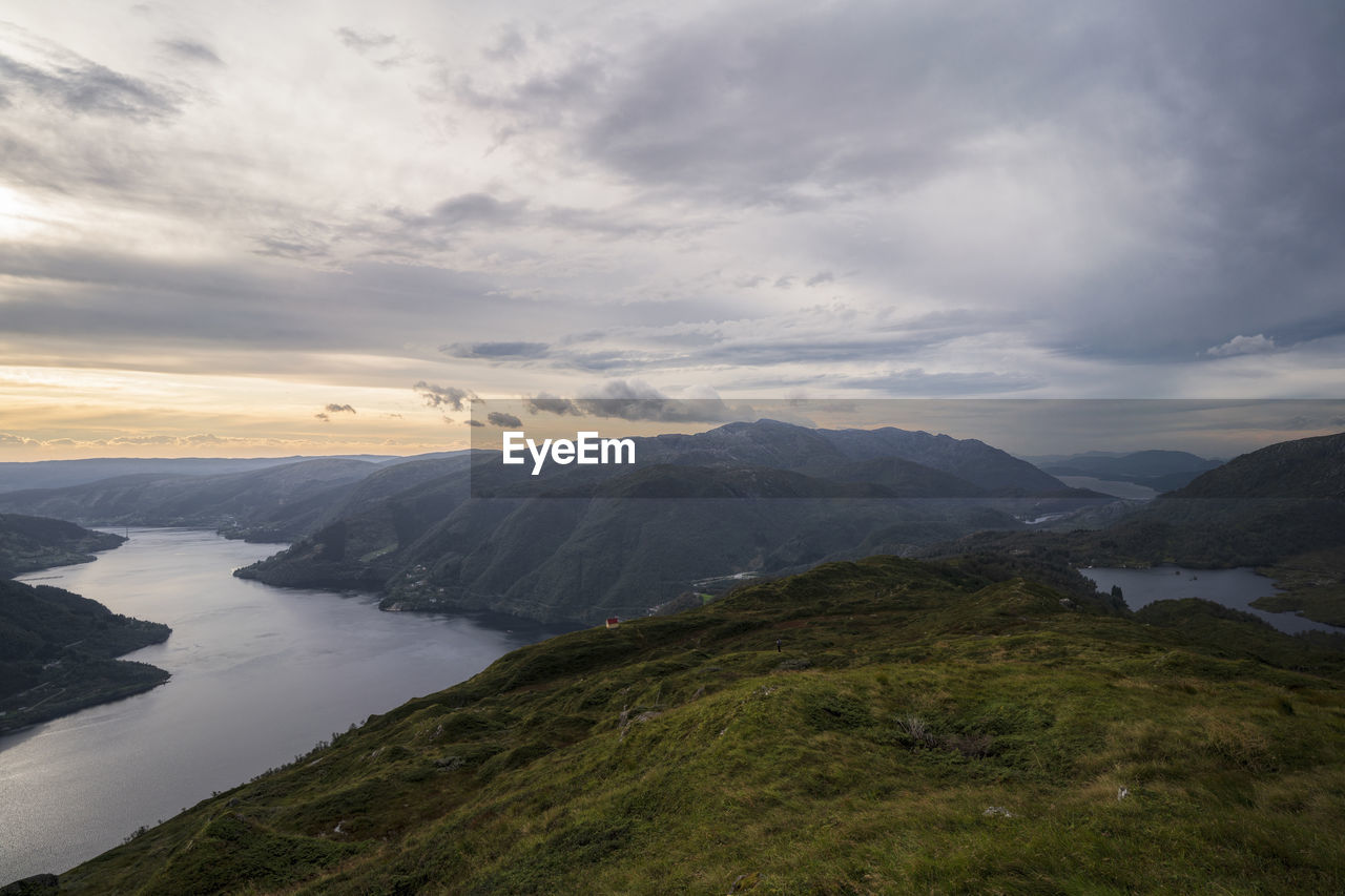 SCENIC VIEW OF MOUNTAIN AGAINST SKY