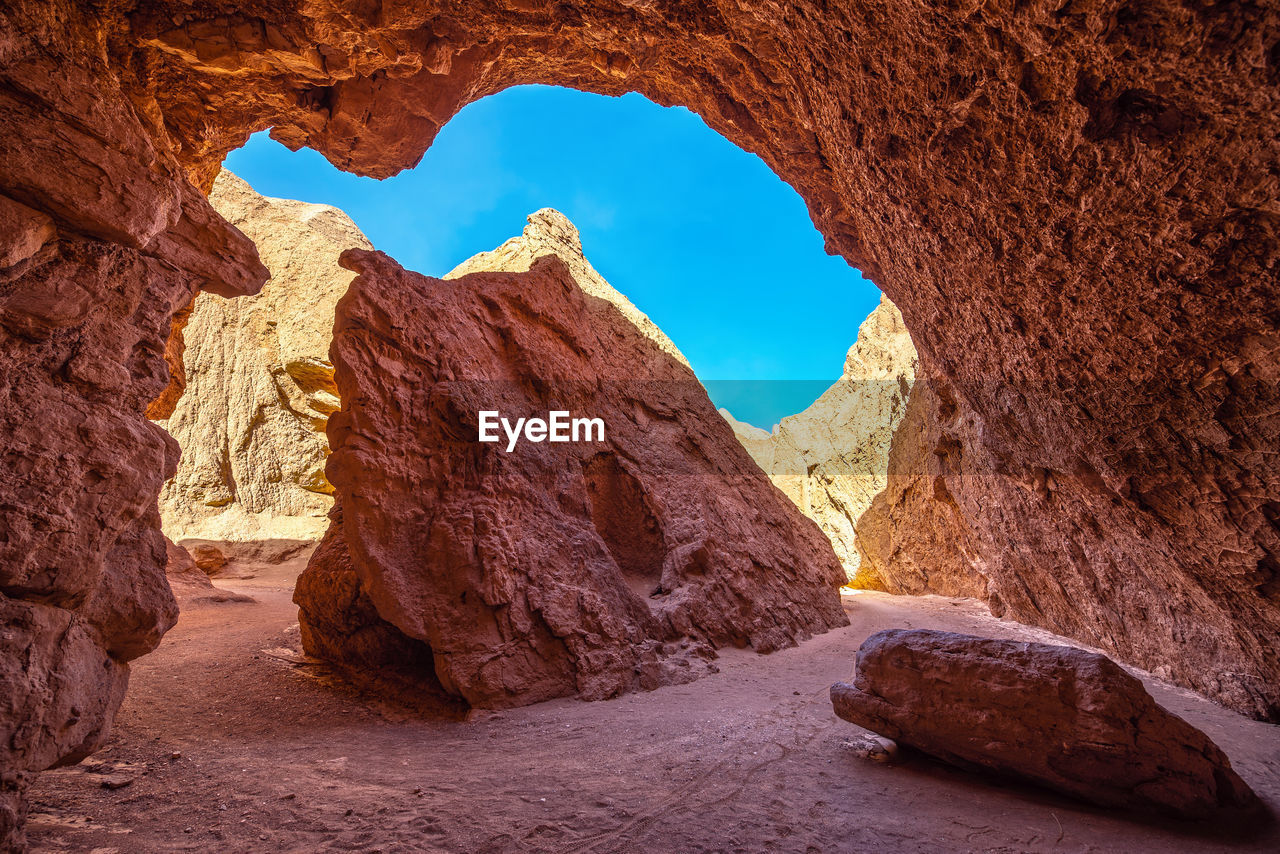 Rock formations at horseshoe bend