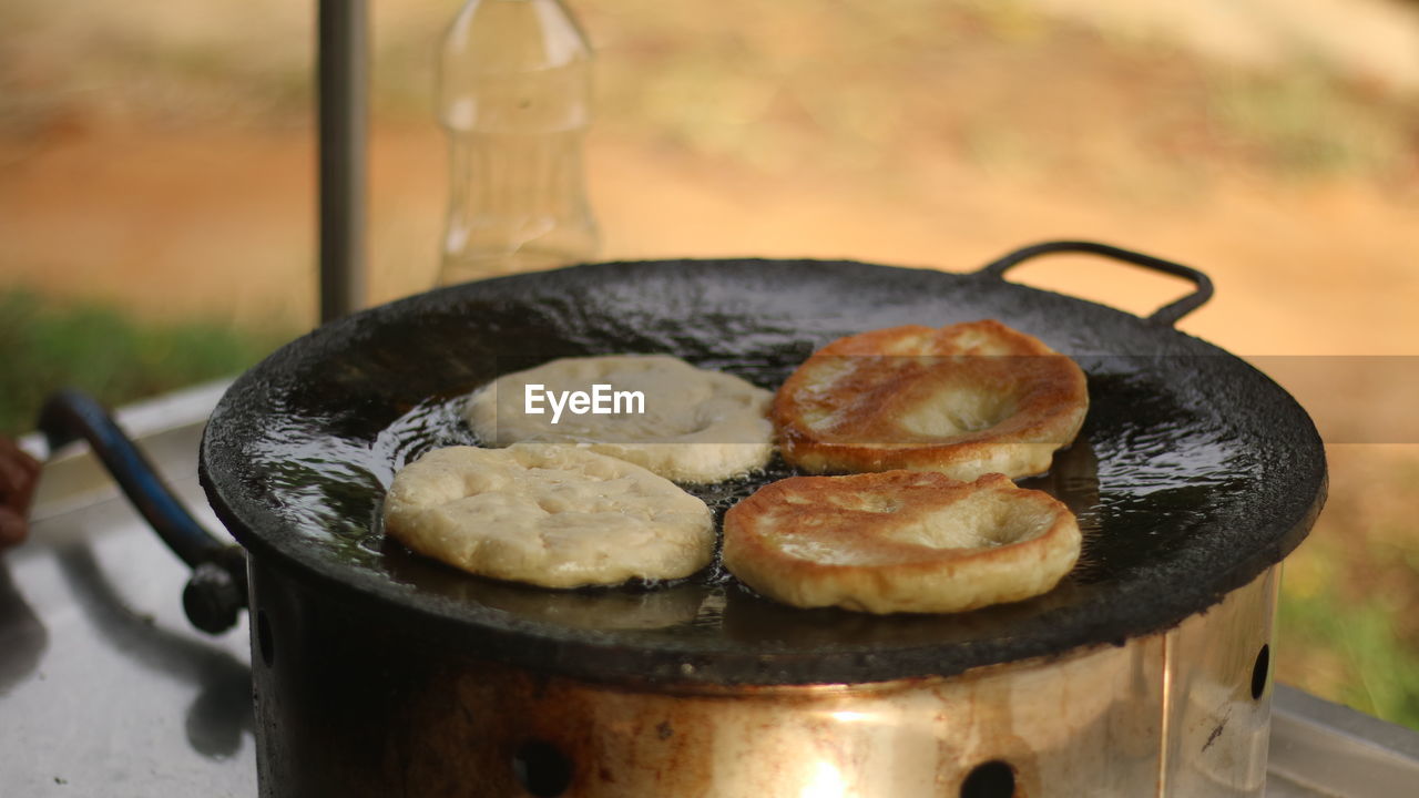 food and drink, food, dish, meal, household equipment, freshness, kitchen utensil, no people, cooking pan, breakfast, healthy eating, heat, produce, baked, fried, close-up, frying, pan, cooking, focus on foreground, indoors, wellbeing, cuisine, appliance