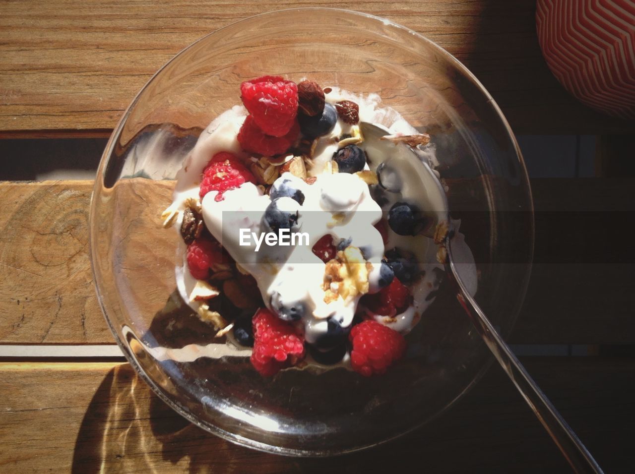 HIGH ANGLE VIEW OF ICE CREAM IN BOWL